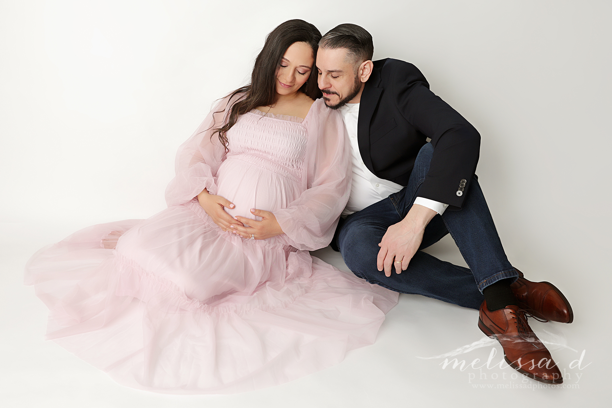 Fort Worth Maternity Photographer couple sitting pose